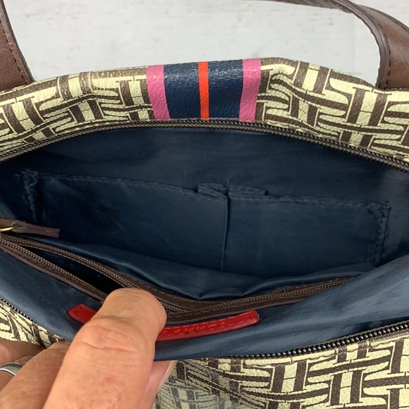 Tommy Hilfiger tan & brown shoulder bag - Picture 7 of 13